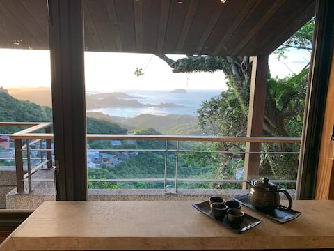 九份【山城逸境】樹和四人房(全新房型、山海景、賞景吧檯、九份老街上)