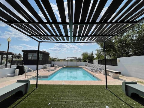 Marfa Desert Pool Villa - 3BR