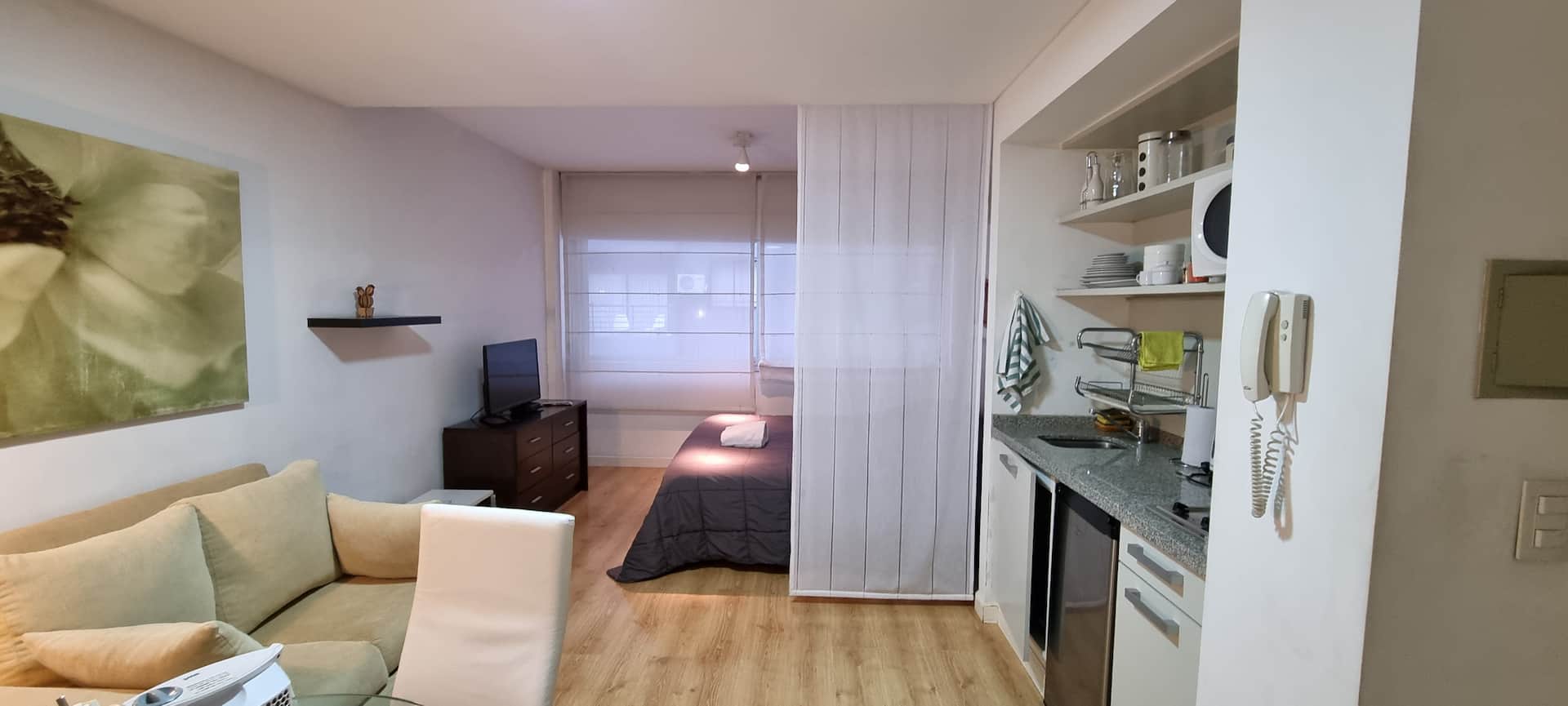 Kitnet mobiliada com piscina em Palermo