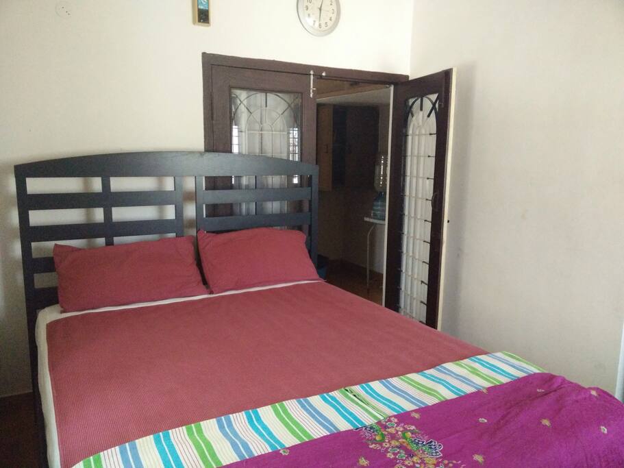 Bed room to kitchen