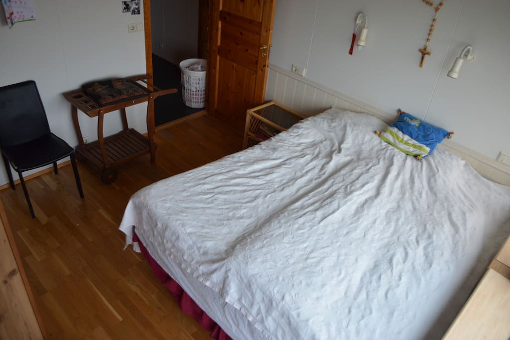Bedroom with big Double-Bed