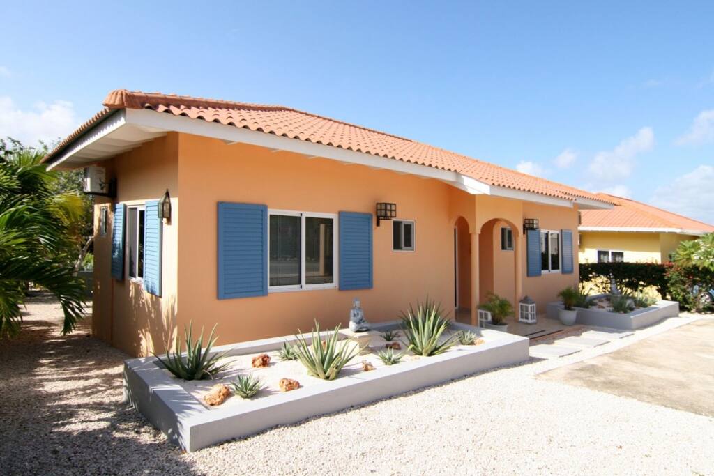 Villa mit Auto-Stellplatz
