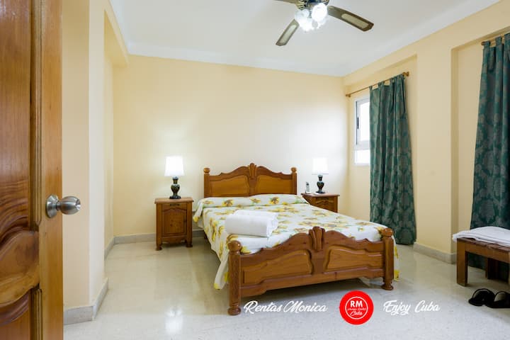 חדר שינה מס '2 עם מיטה זוגית ומזגן