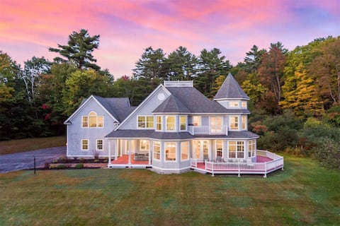 Nicest Lake House in Maine. Private Beach!