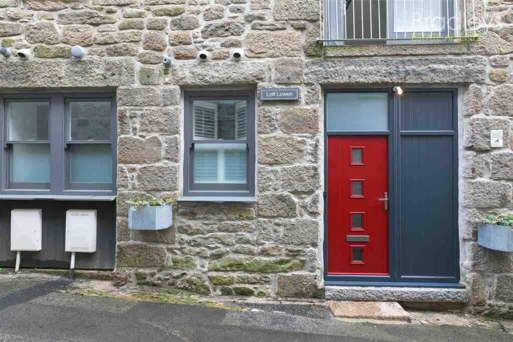 Stunning Reverse Level Townhouse in Penzance