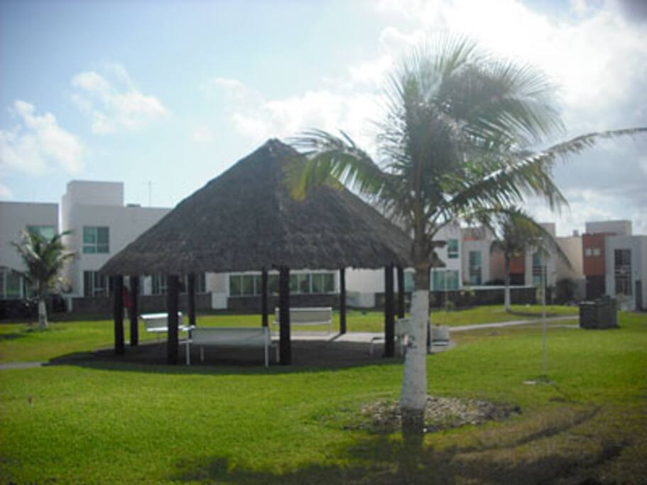 Palapa para hacer una carne asada o para descansar.