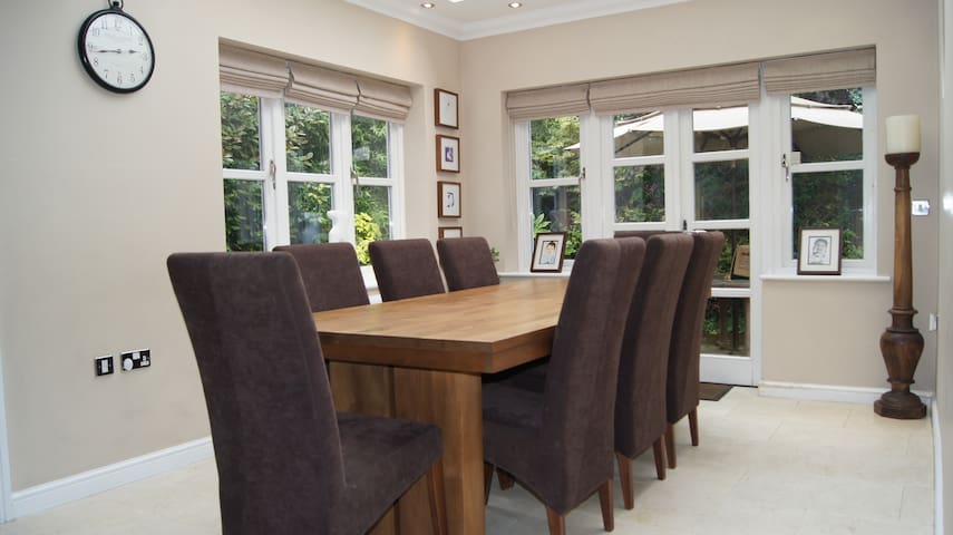 5* Hotel Quality Living – 15mins from City gallery image 3
