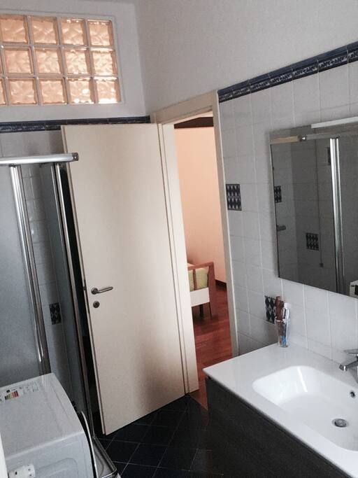 Bagno con doccia