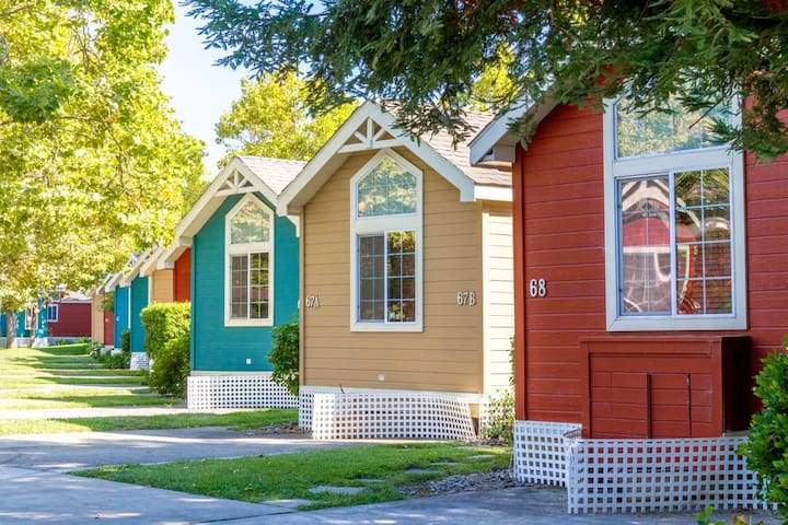 Private Quaint Cottage Along the Napa River 1BR