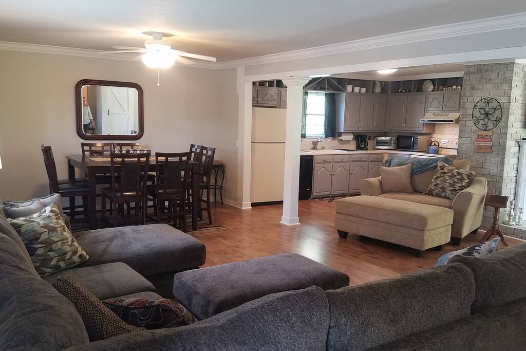 1000 sq ft Great Room and Kitchen
We had seniors to children and everyone was happy and enjoyed our stay there.
Nancy
May 2018