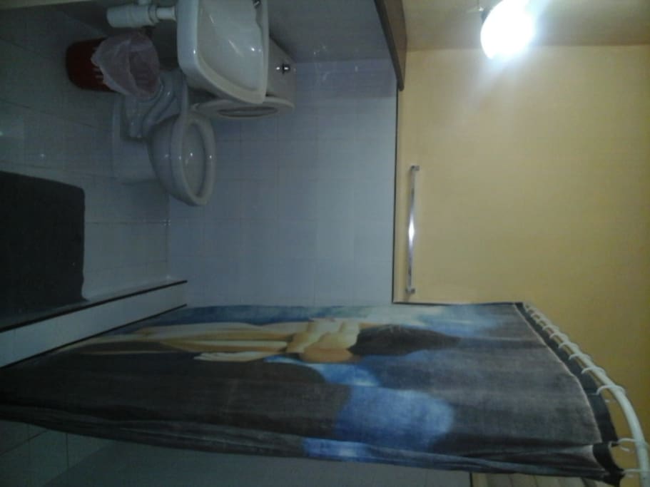 Las comodidades del baño del 1er cuarto