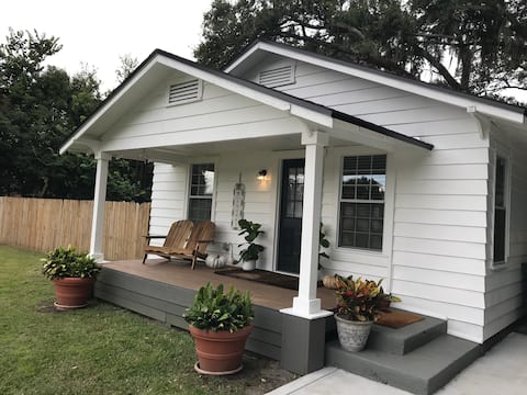 The Heart of Winter Garden: Walk to shops & dining