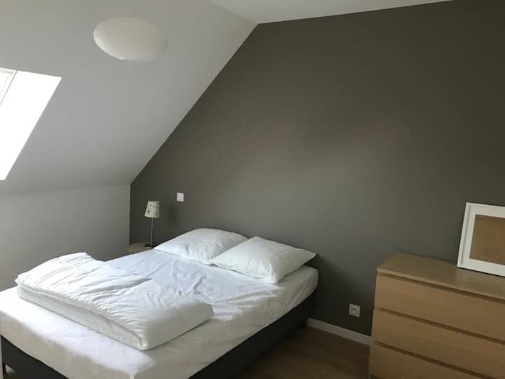 חדר בן 3 קומות