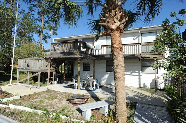 Airbnb Suwannee Vacation Rentals Places To Stay Florida
