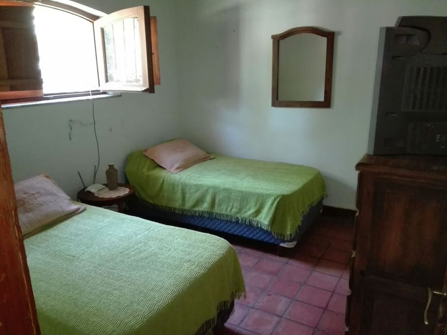 habitación con 2 camas 1 plaza