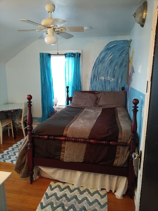 Airbnb Warner Big Blue House: Bdrm 2, Pet & Kid Friendly