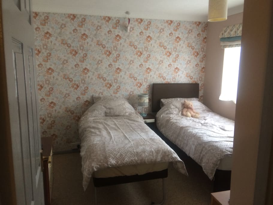 Guest room set out as Twin room