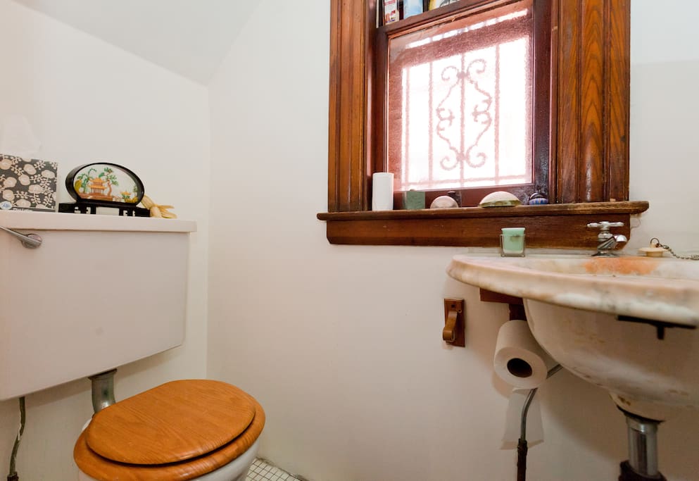 Downstairs 1/2 bath
