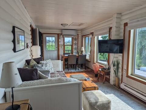 Moondance Suite - Staycation or work from home?