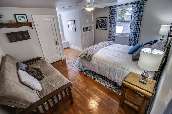 Queen Bedroom on 2nd Floor plus Full Futon. Front facing windows give full view of Brundage Lakeside runs and filtered views of Payette Lake