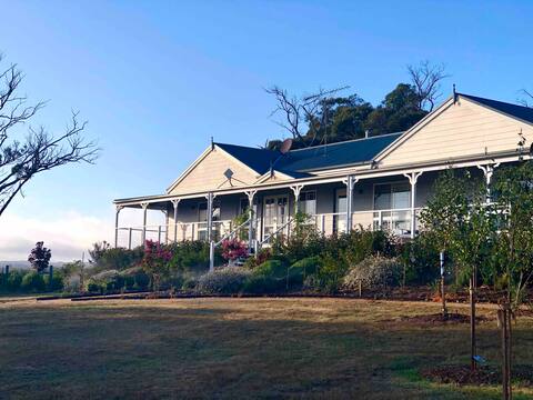 Luxury farm stay, stunning views (near Daylesford)