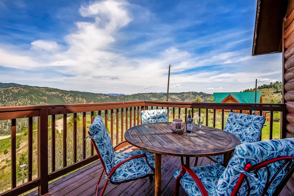 Mountaintop Getaway w/Stunning Views and Hot Tub Cabins for Rent in
