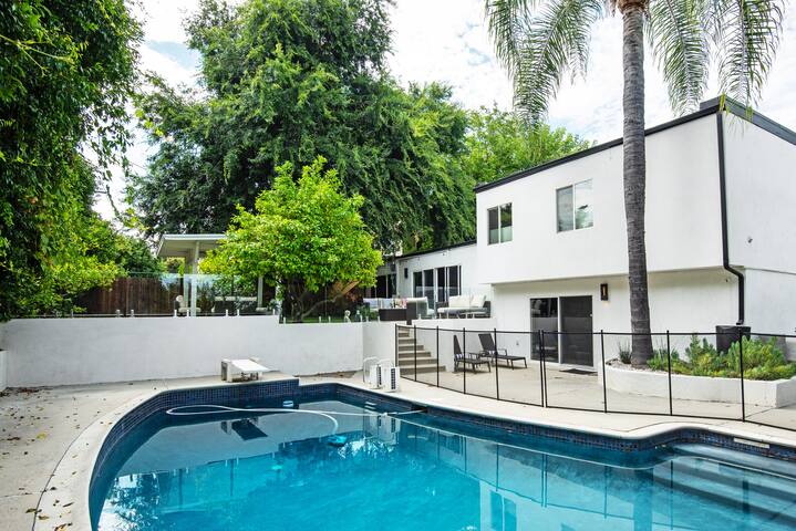 ★ Modern Luxury, Private Pool ★ gallery image 2