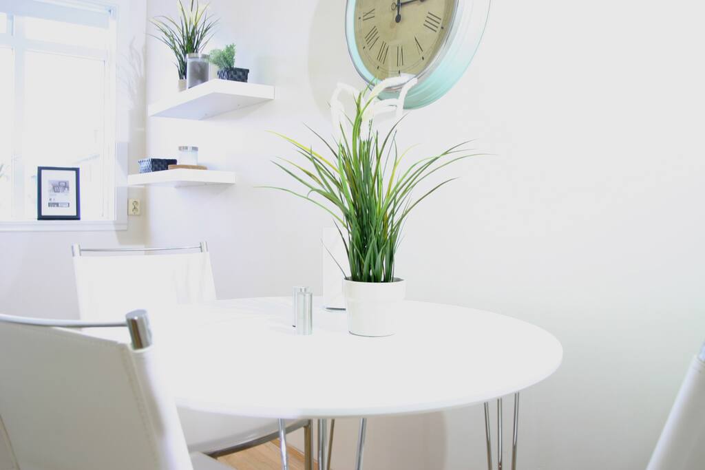 Kitchen dining area