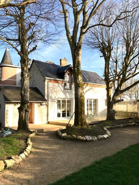 Renovated Old Stable 1800, on the banks of the Loire