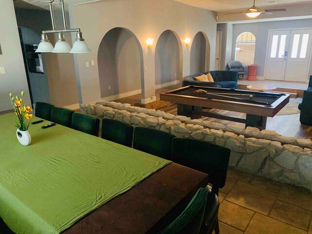 Indoor FREE Heated Pool Jacuzzi 6B/R Amazing House gallery image 5