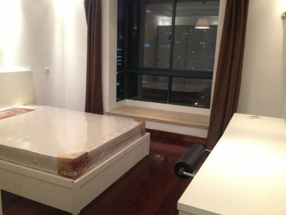 Dubble bed with great balcony with pillows and big wardrobe