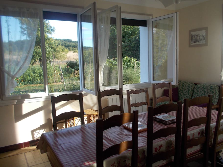 Salle à manger 1
