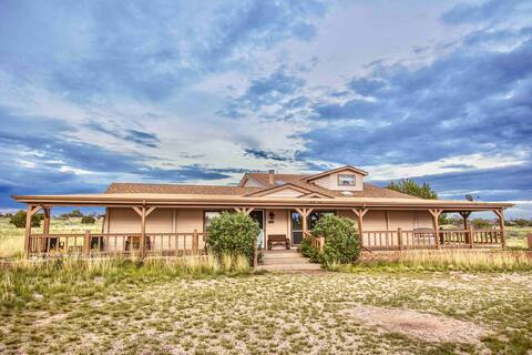 Grand Canyon LuxuryRanch Near S. Rim, w/EV charger