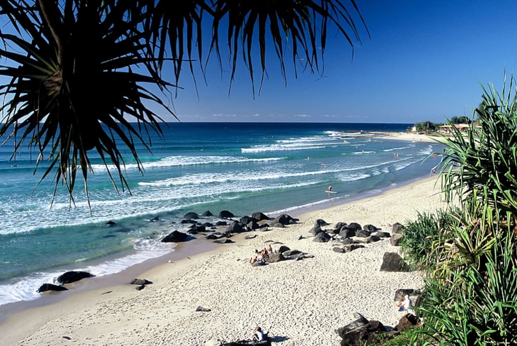 10 minute walk to Rainbow Bay
