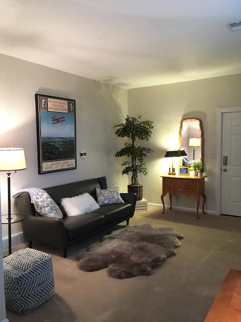 Cozy Apt in Centerville's historic Uptown District