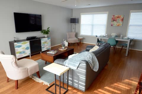 Top Airbnb: Houston Heights Spacious Apartment in Greater Heights