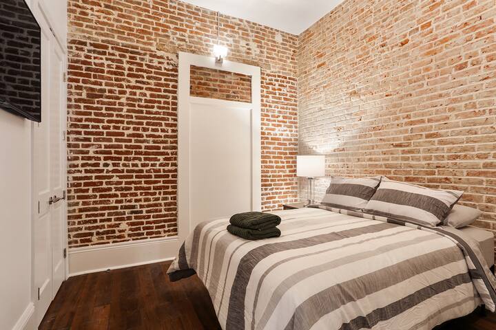 French Quarter Follies gallery image 4