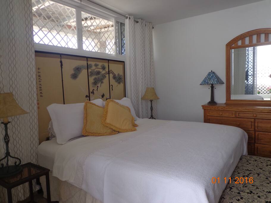 King size bed