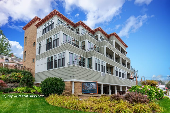 2BD/1BTH - UNIT #7 - Waterfront Best Location