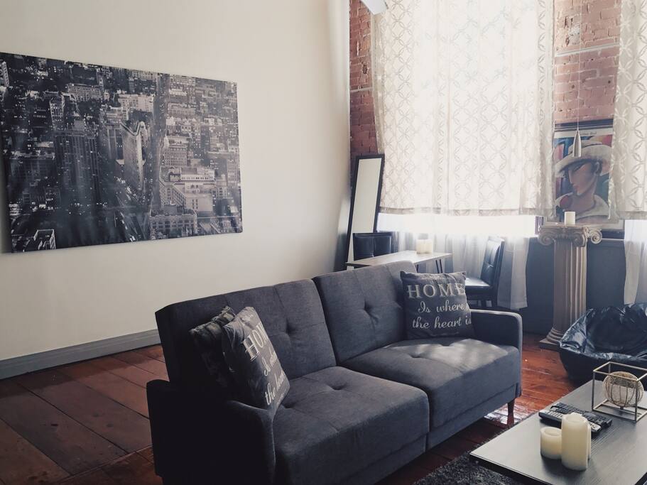 Convertible sofa bed! Size: Full bed