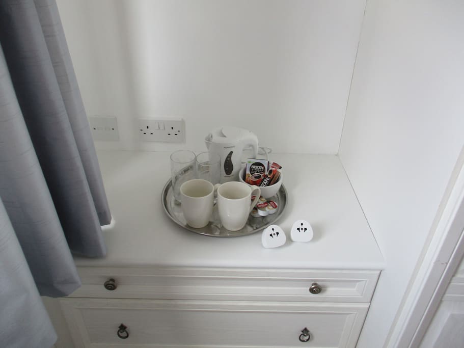 Tea and coffee making in your room