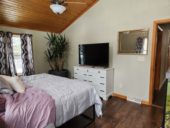 Hoosier Cabin Houses for Rent in Bloomington, Indiana, United States