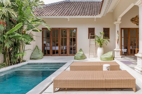 Unwind at Seminyak Pool Villa 1Min Walk to Center
