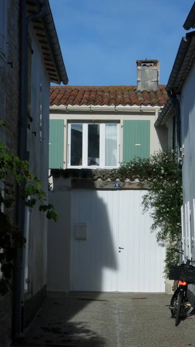 au fond de la venelle de la croix