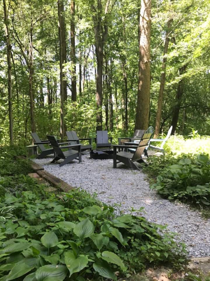 Camp Knotty Pine Houses for Rent in La Porte, Indiana, United States