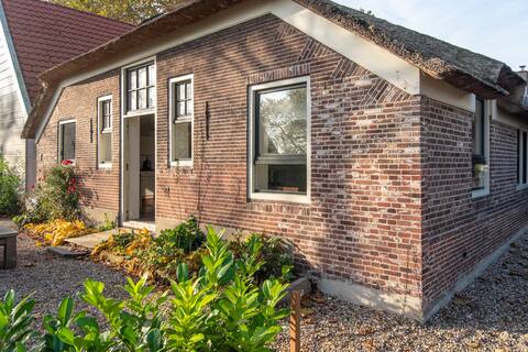 Farmhouse with garden just next to amsterdam