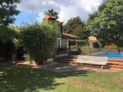 Wide home in traditional Fisherton