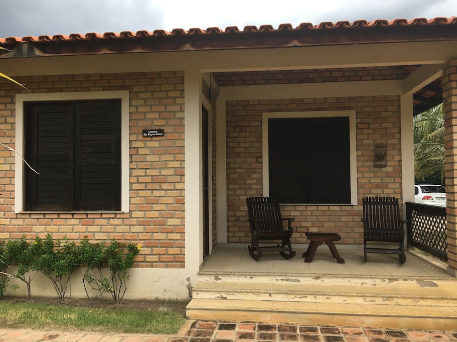 Terraço e fachada chalé