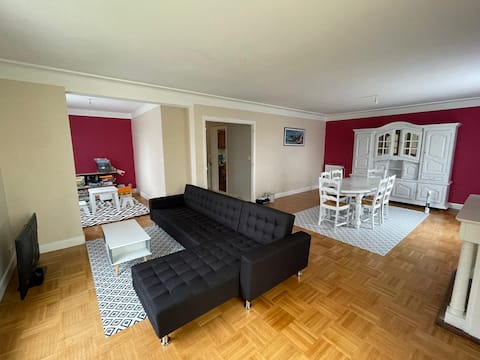 Bright, spacious house, city of character.