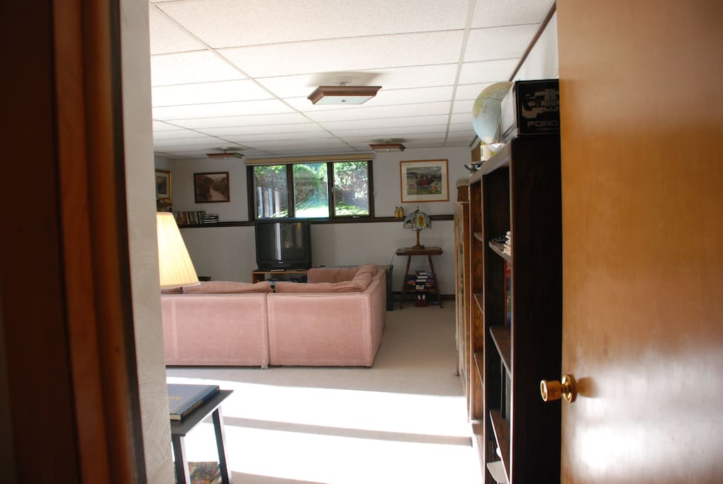 Rivet living room with TV and fireplace